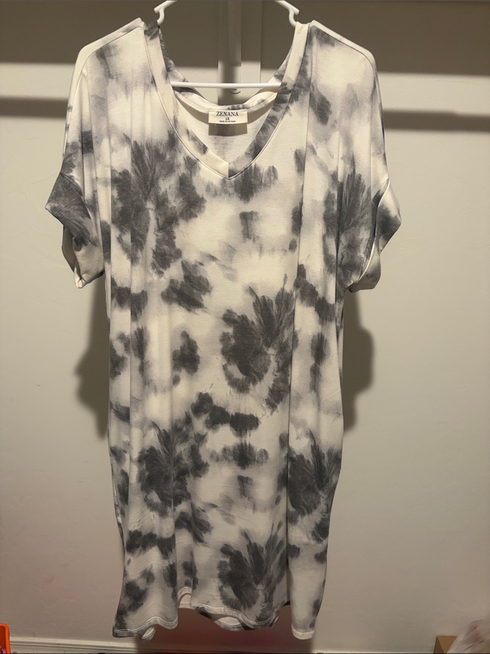 Zenana Outfitters White & Gray V-Neck Tie-Dye Top